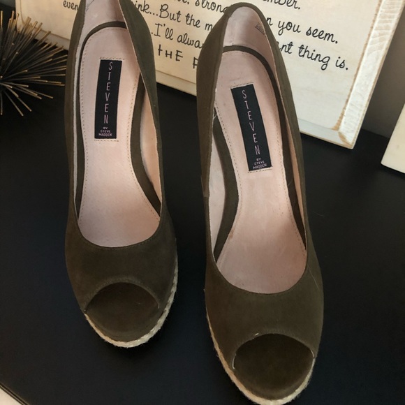 STEVEN Krista Olive Suede Wedge - Picture 1 of 3